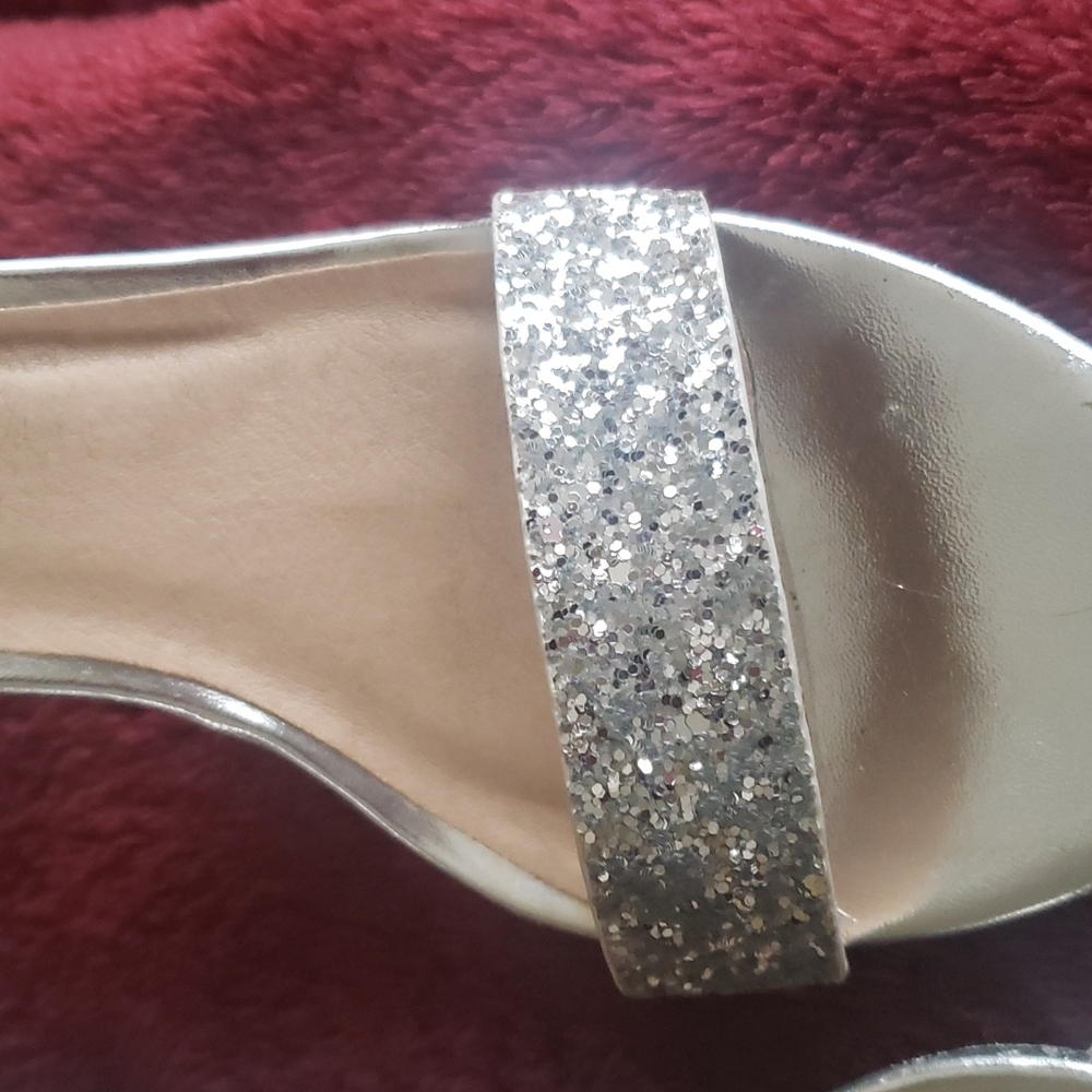Shoes - Picture 2 of 4